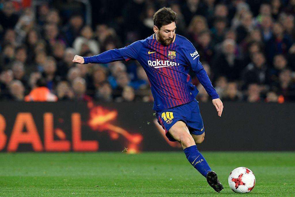 包含梅西梅开二度，巴萨客场绝杀比利亚雷亚尔的词条