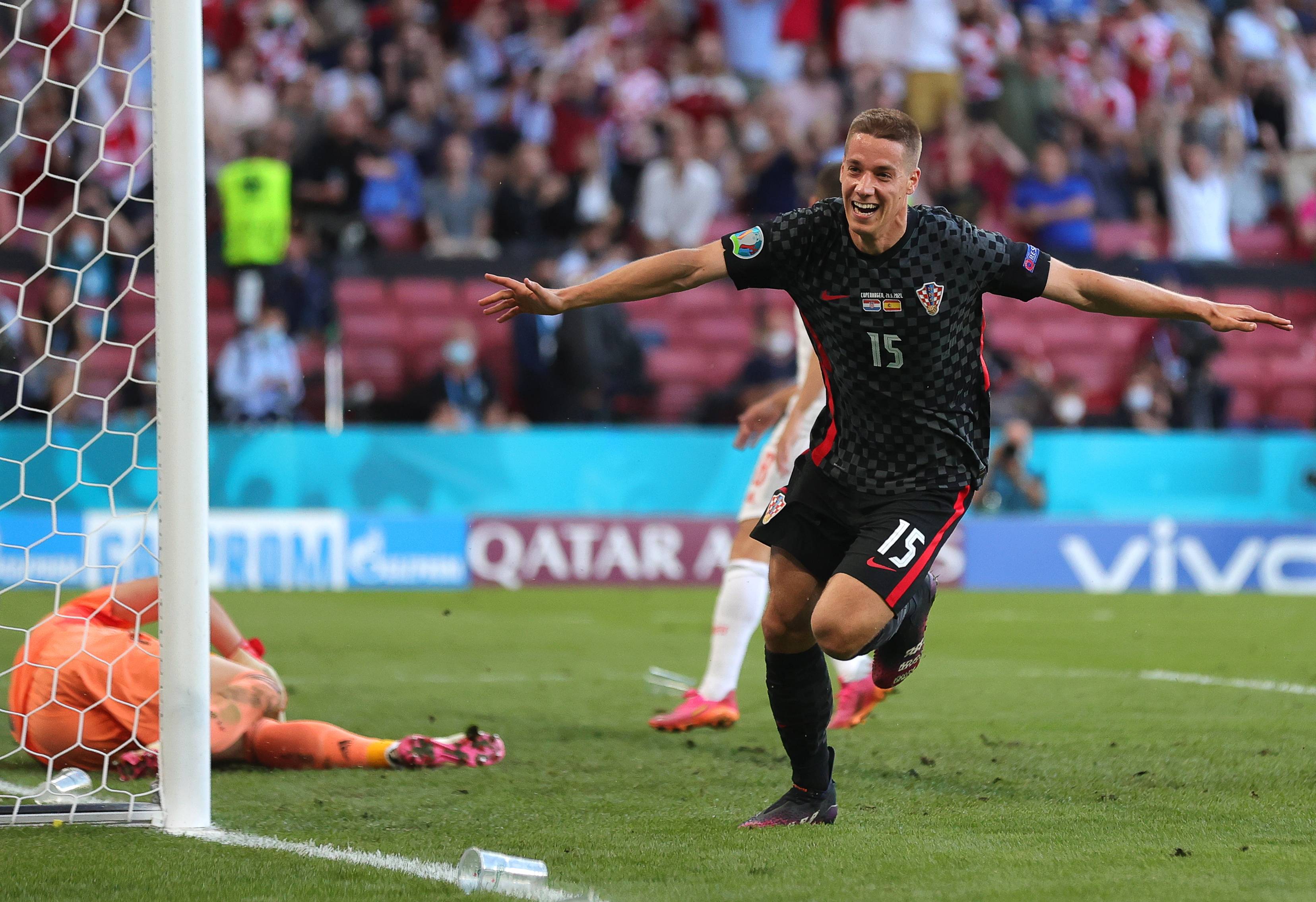 关于克罗地亚士气高涨，轻松获胜晋级下一轮的信息