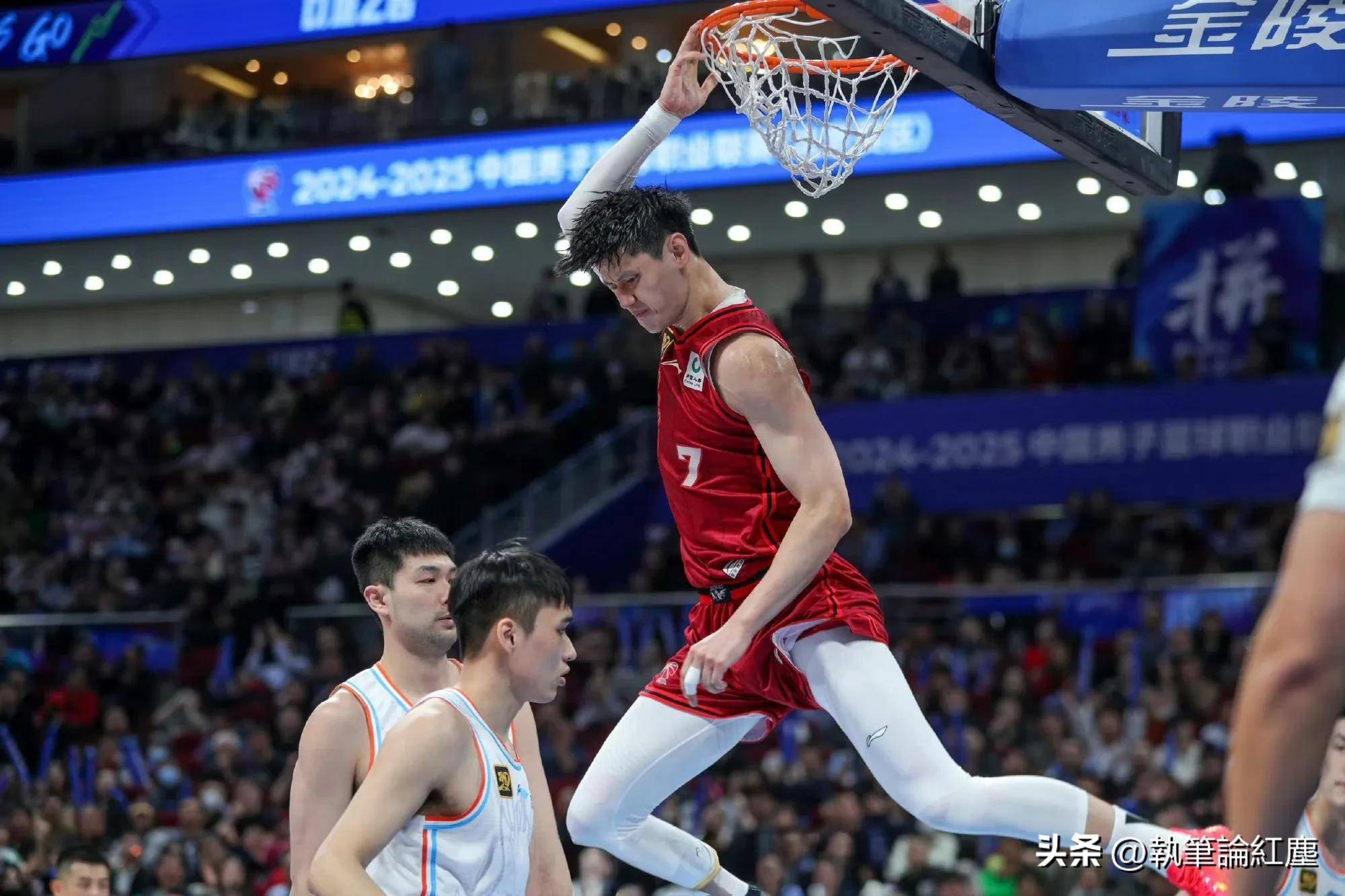 北京首钢主场告负，江苏队客场连胜