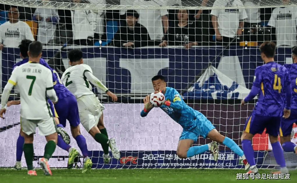 包含格拉纳达锋线犀利，欲在下场比赛中取胜的词条