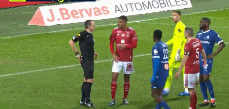 布雷斯特队客场意外取胜，实现保级目标