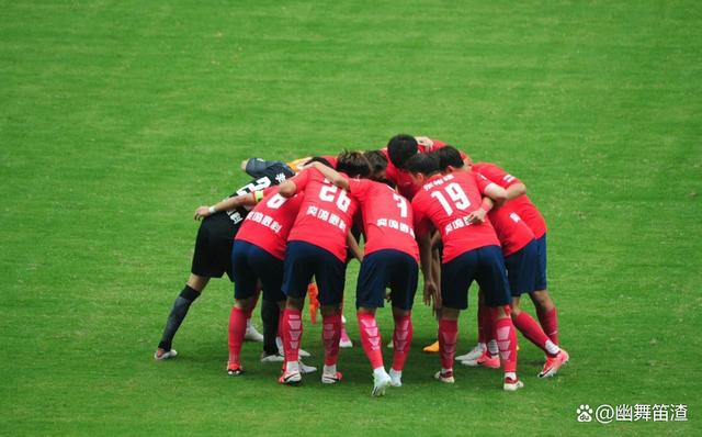 队伍在比赛中表现出色，备受瞩目