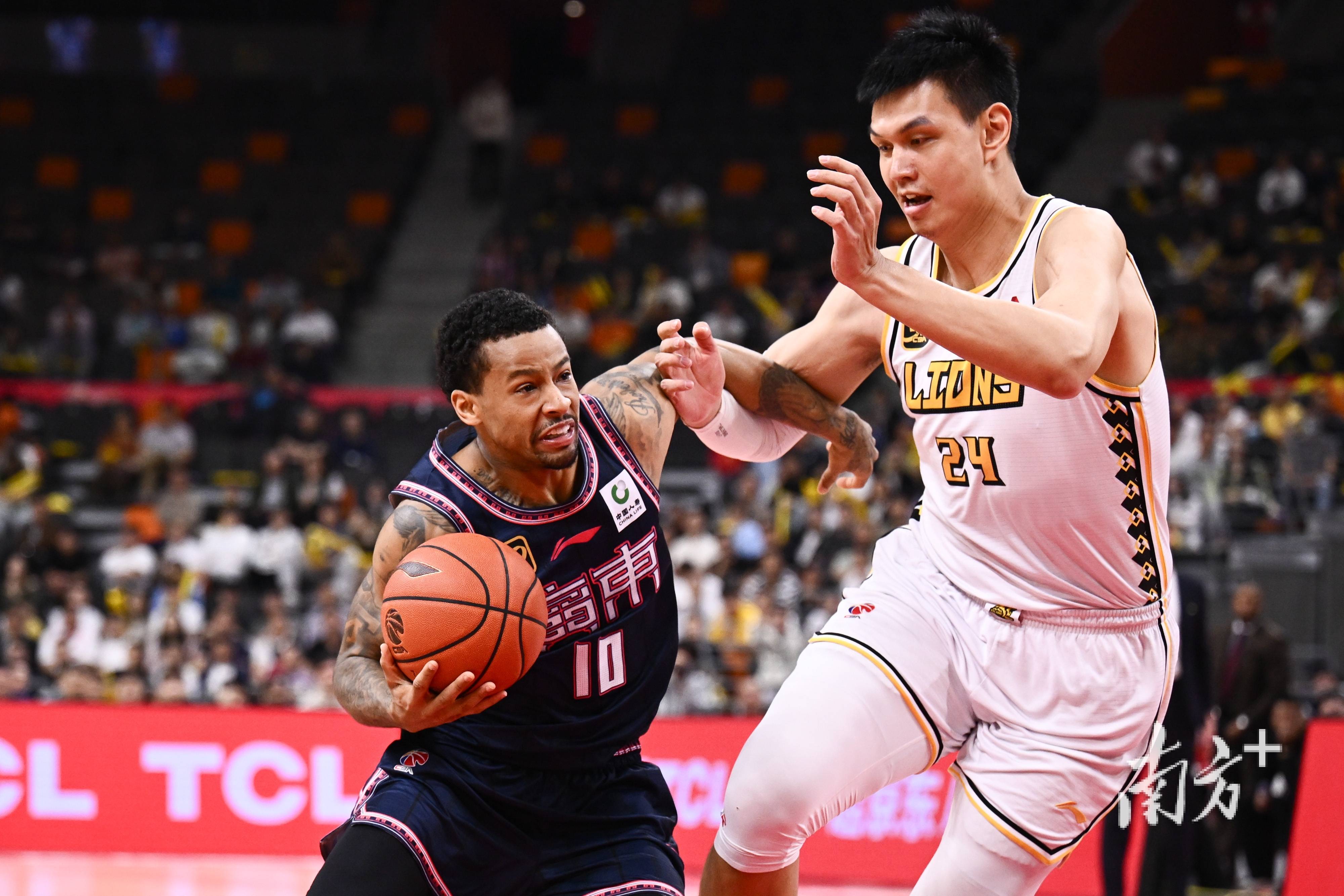 包含全球篮球联赛前景广阔，广东宏远实力稳健的词条