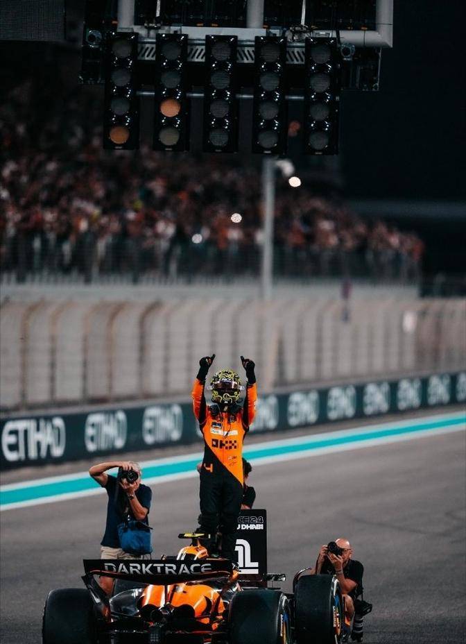 澳大利亚队惊险逆袭摘得团体冠军