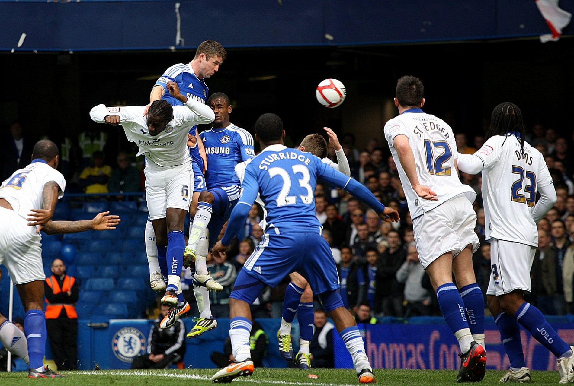 包含足球强强对话，战局扑朔迷离令人期待的词条