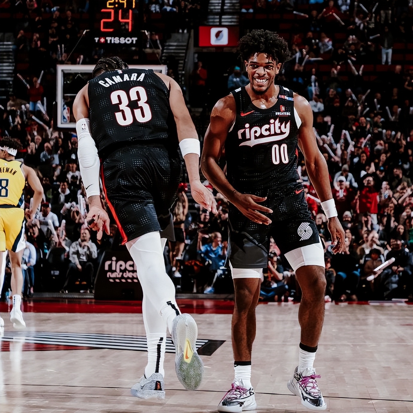 开拓者大胜湖人，主场取得连胜