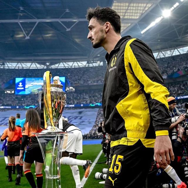 罗马老将隐退,为球队做出不可替代的贡献 罗马老将隐退,为球队做出不可替代的贡献