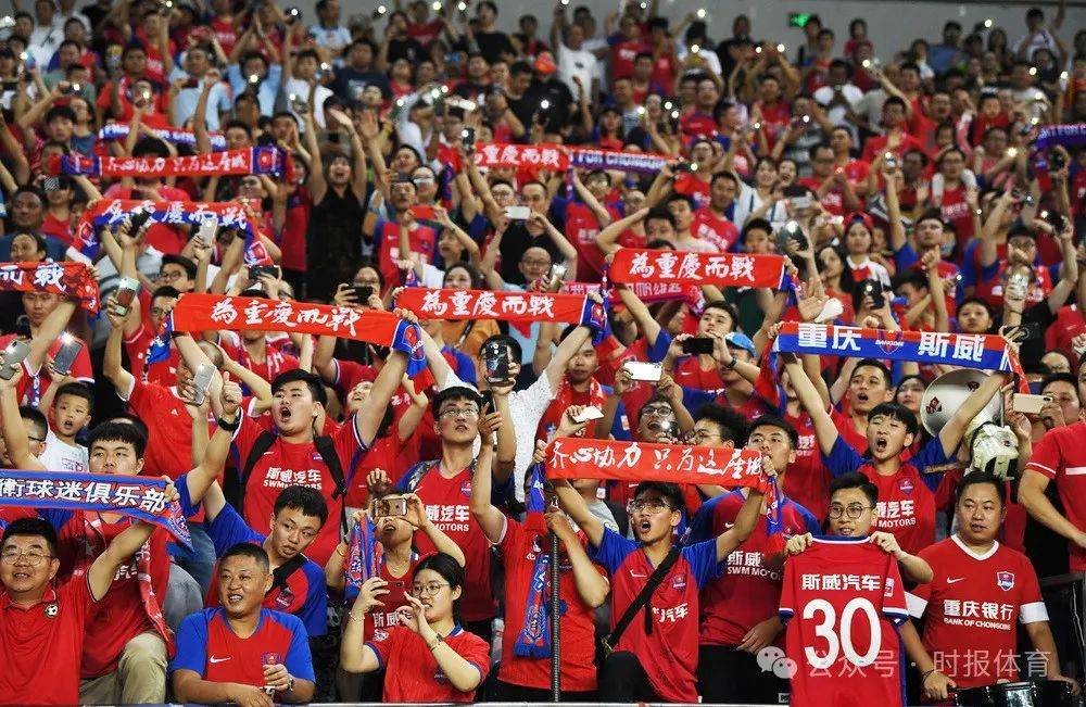 国内足球联赛:球队球迷争相入场观战!的简单介绍 国内足球联赛:球队球迷争相入场观战!的简单介绍