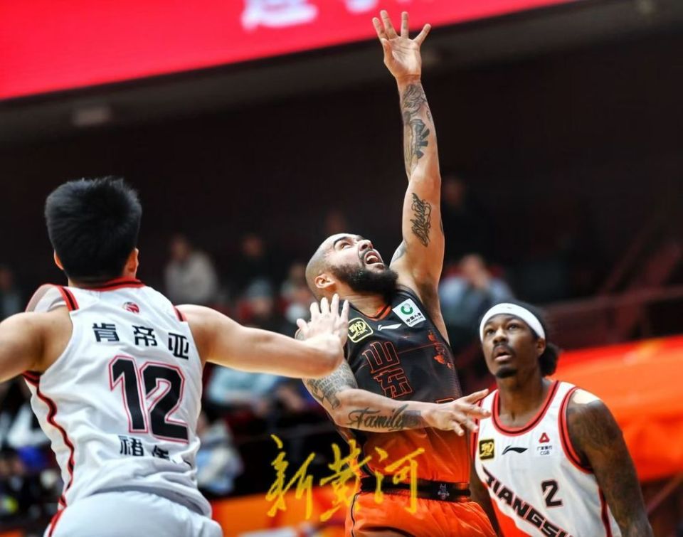 山东男篮主场大胜，新任主帅展现魅力的简单介绍