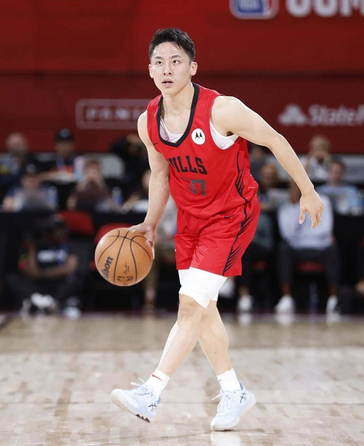 日本球员在全球篮球联赛奋力拼搏 日本球员在全球篮球联赛奋力拼搏