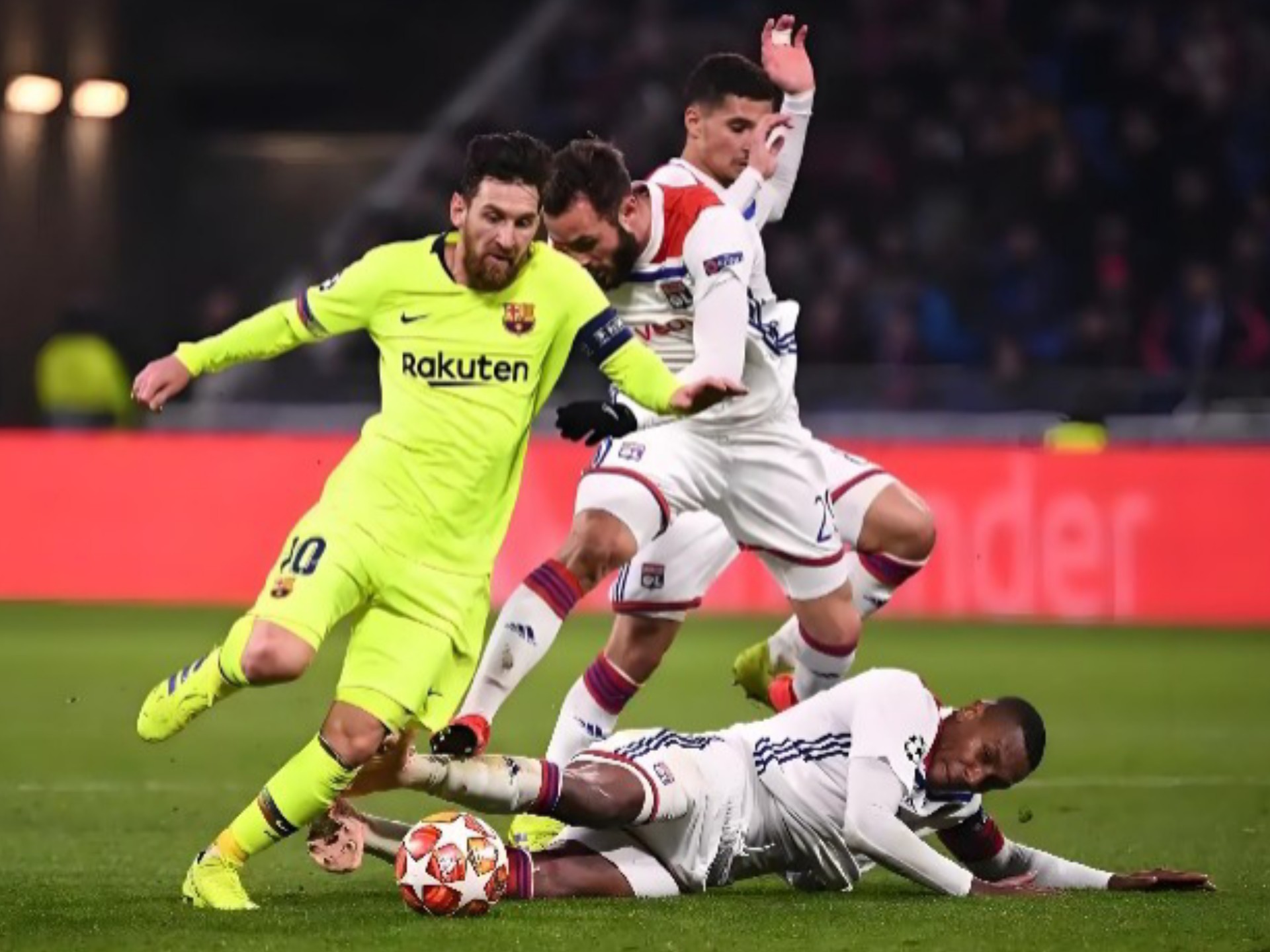 梅西遭遇掘金淘汰，世界杯局势紧张