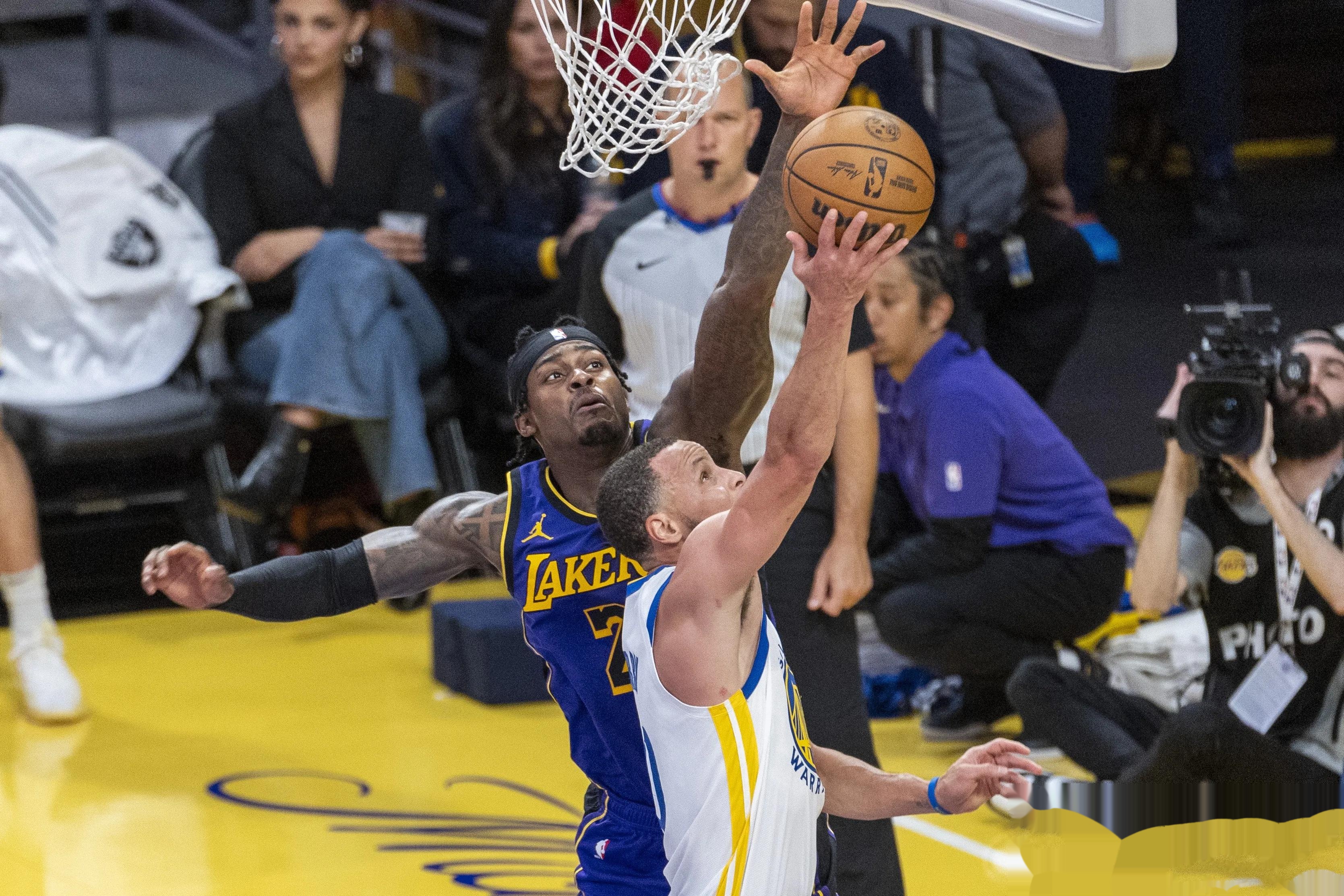 湖人遭遇法国队碾压，西甲局势紧张的简单介绍