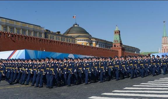 快速反击带领球队取得壮举胜利