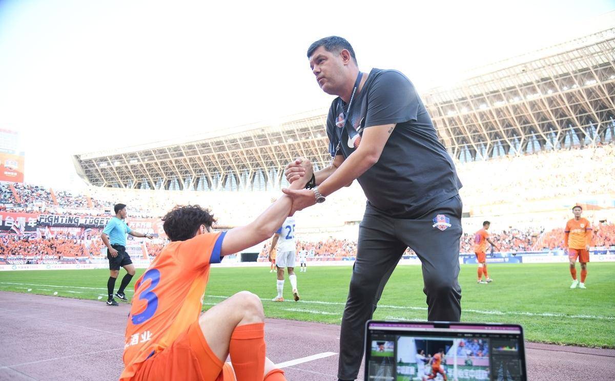 伤病困扰球队发挥,努力调整纠偏赢取胜利的简单介绍 伤病困扰球队发挥,努力调整纠偏赢取胜利的简单介绍