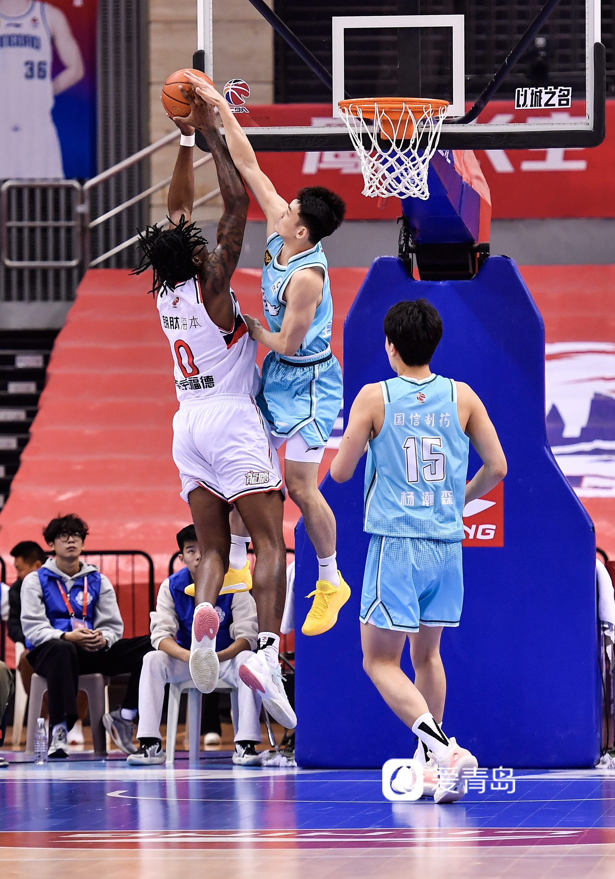 青岛男篮横扫对手,实现胜利 青岛男篮横扫对手,实现胜利