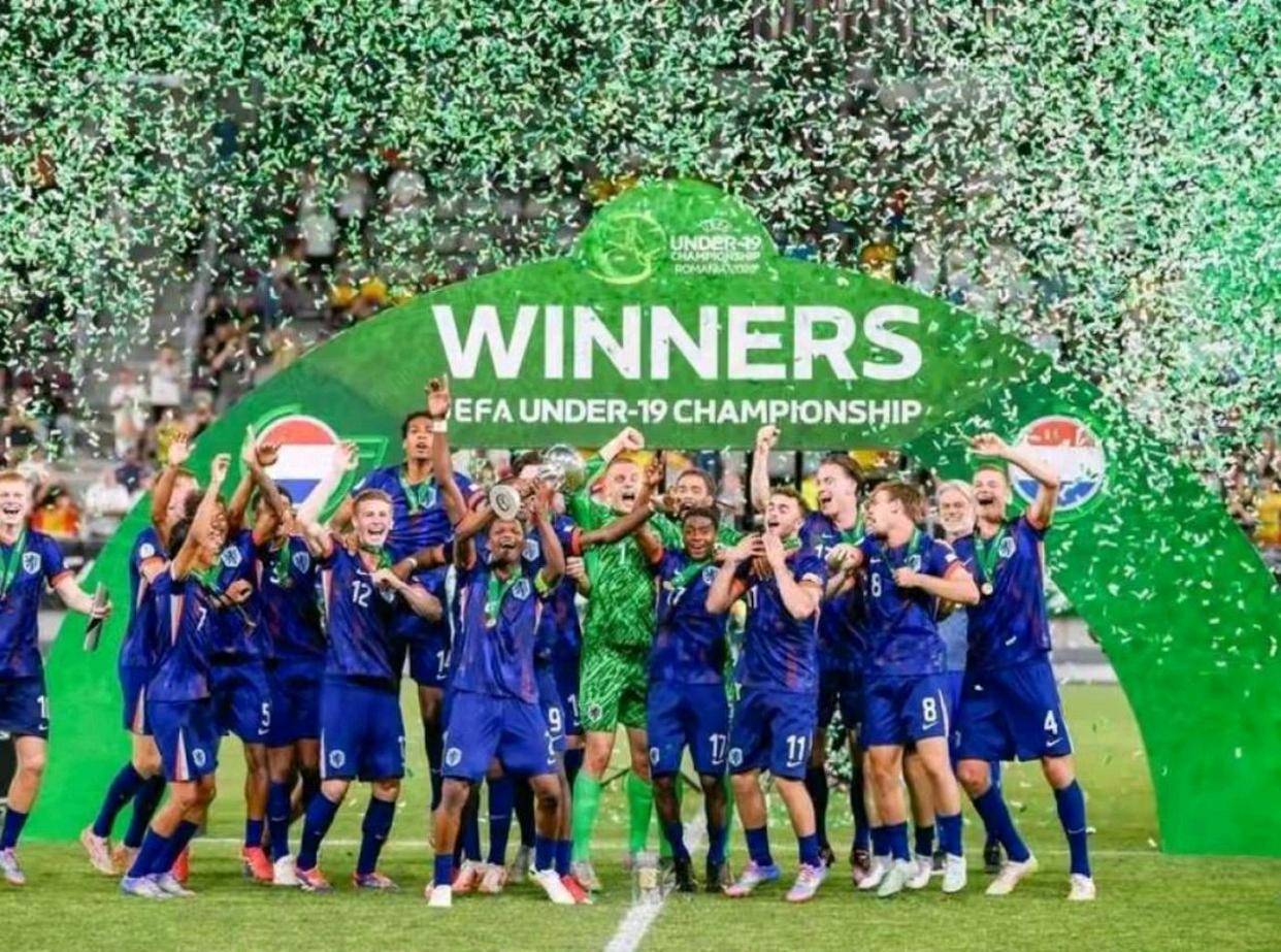 关于荷兰队闯入欧洲杯正赛，期待再创辉煌的信息