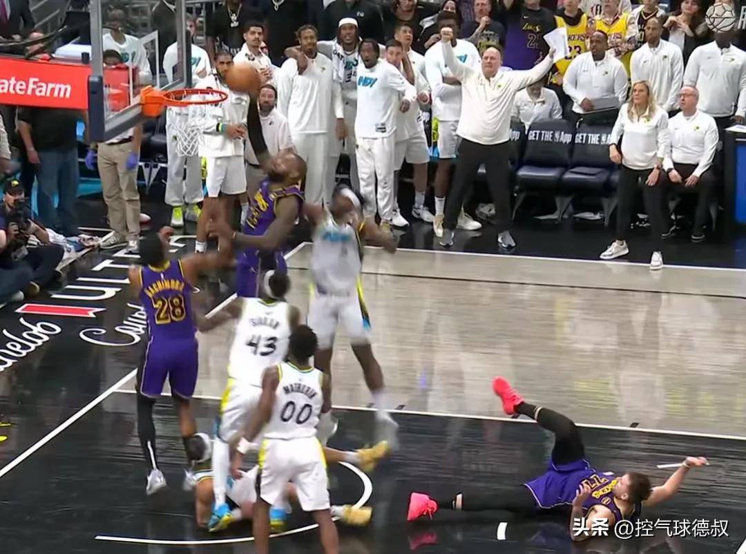 步行者客场战胜老鹰，保住季后赛席位的简单介绍