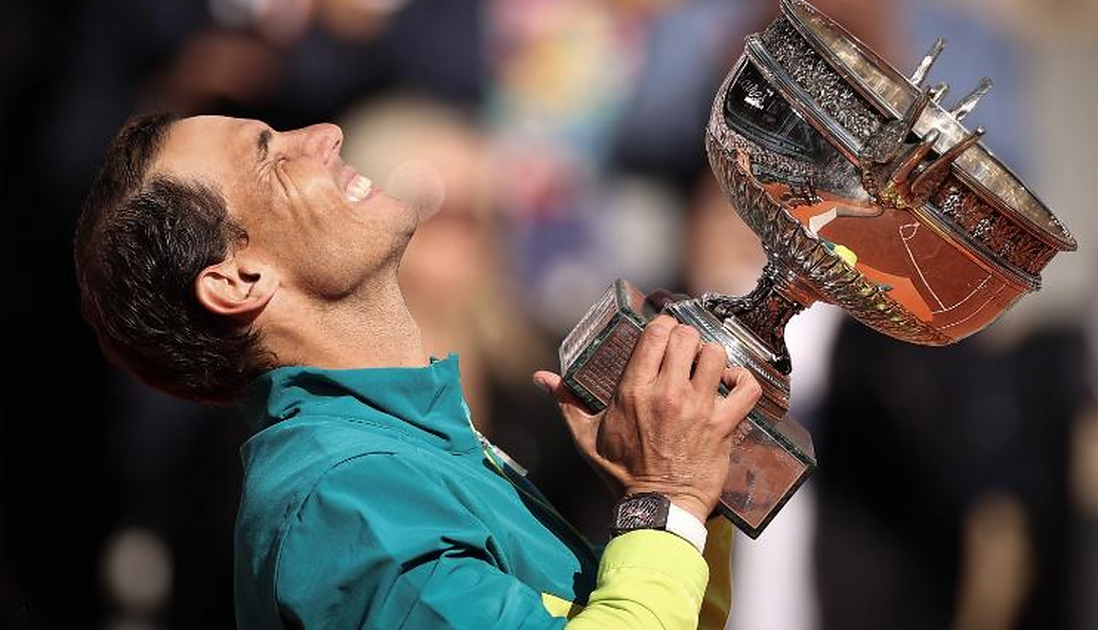 关于日本网球队翻盘西班牙网球队，纳达尔统治全场的信息