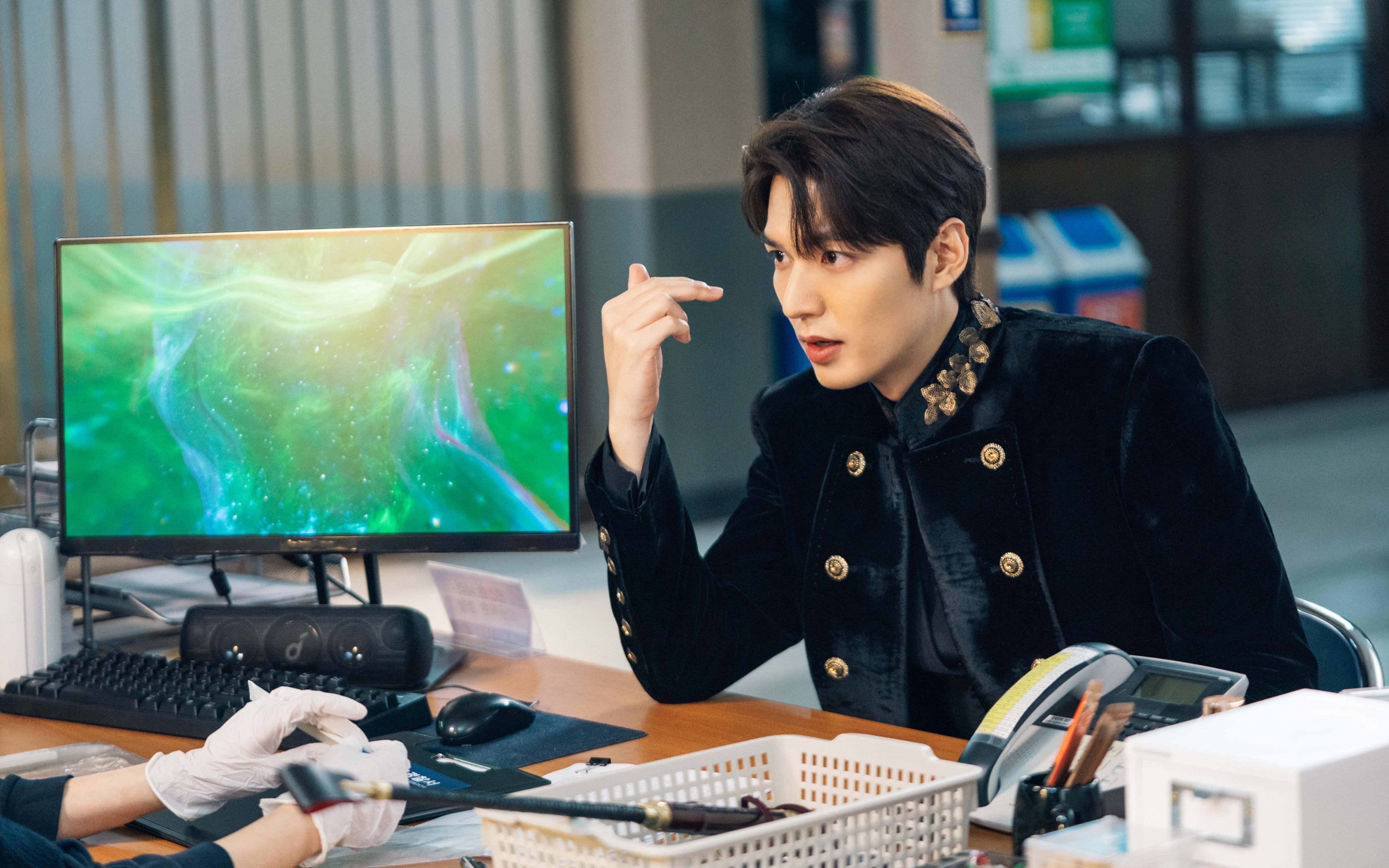 牙买加车手里昂街道赛硬仗取胜，F1焦点战演绎速度与激情