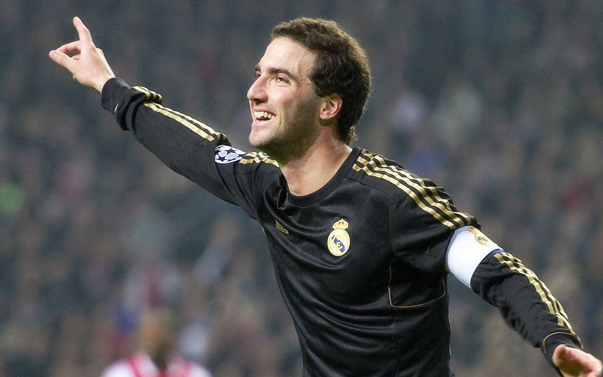 绝杀之夜，当西亚卡姆的封神末节，遇上活塞少年们的冷酷一枪