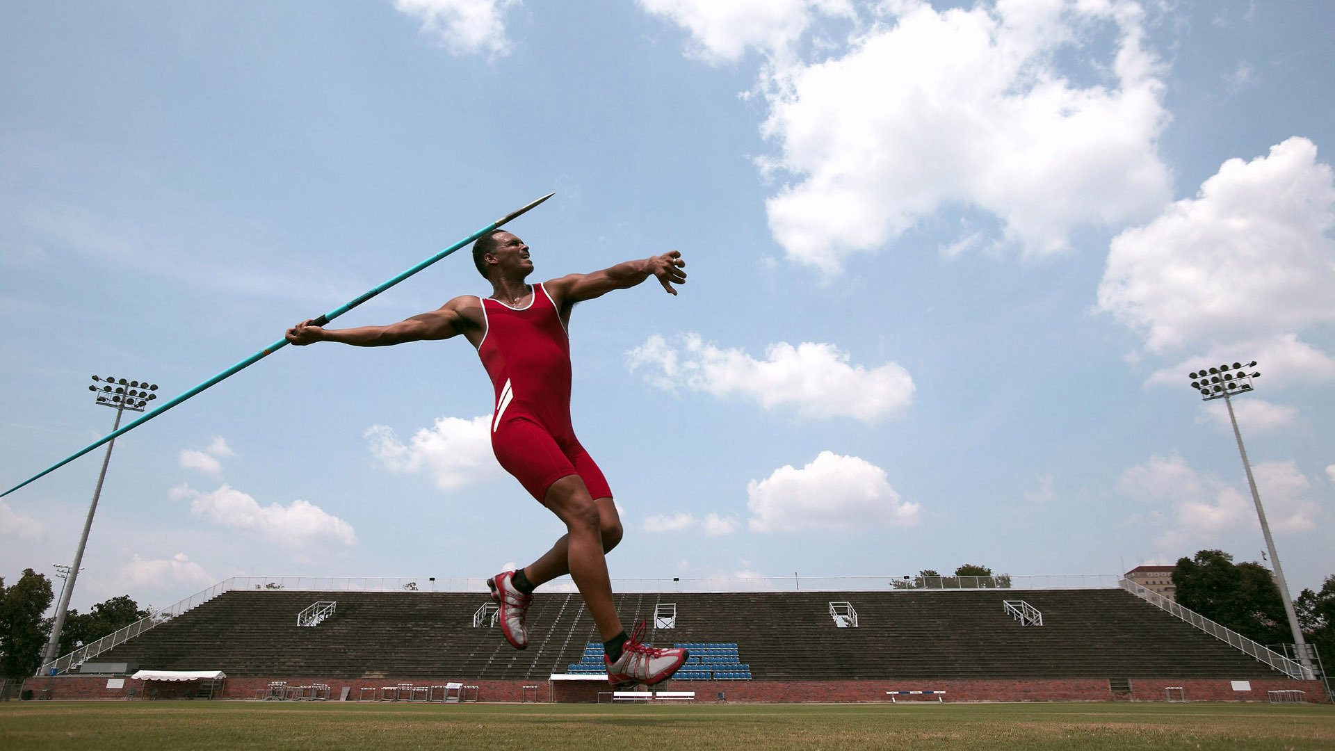 北京双城记，草根逆袭与巨星接管，篮球世界的两种胜利法则