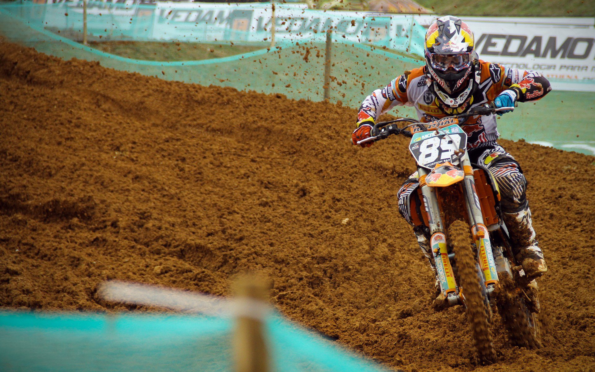 黄潜艇碾碎潘帕斯雄鹰，哈弗茨的全面统治与足球哲学的胜利